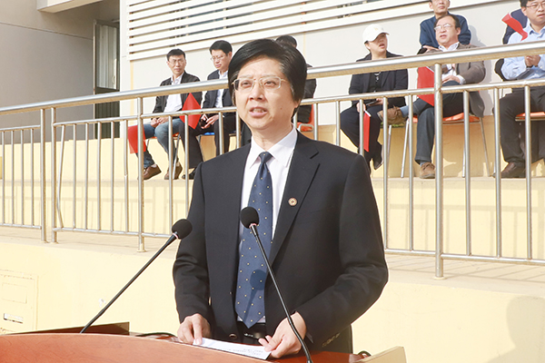 副校长朱军主持开幕式